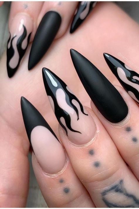 2024 Black Spring Nails: Trendy Matte Pink & White Short Designs, Gel Art Trends Grunge Nails Ideas, Black Spring Nails, Trendy Black Nails, Nails Edgy, Black Halloween Nails, Black Stiletto Nails, Witchy Nails, Matte Black Nails, Gothic Nails