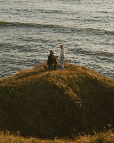 Possibly the cutest proposal of all time. 🧚 So happy for you, Kassidy + Jack!! 💖 #proposalideas #proposalphotos #proposalstory #engagementsession #engagementphotoshoot #justengaged #engagementseason #engagementring #engagementshoot #proposalbythebeach #beachproposal Newly Wed Aesthetics, Proposal Ring Photos, Cute Engagement Ideas Proposals, Proposal Ideas Private, Intimate Proposal Ideas Simple, Proposal Ideas Intimate, Proposal Photo Ideas, Scenic Proposal, Outside Proposal Ideas