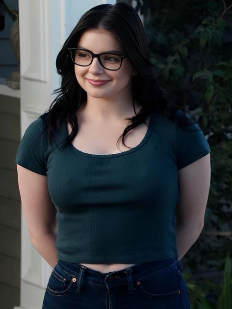 Alex Dunphy Season 11, Ariel Winters Before And After, Alex Dunphy, Arial Winter, Face Proportions, Ariel Winter, Teen Actresses, Female Musicians, Western Girl