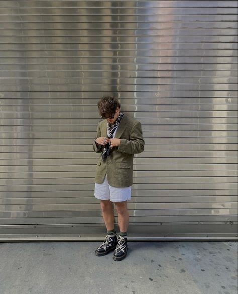 Rick owens dr martens mega lace outfit blazer and shorts men summer outfit Shorts Dr Martens Outfit, Rick Owens Dr Martens, Dr Martens Black Boots, Blazer And Shorts Outfit, Dr Martens Outfit, Black Boots Outfit, Doc Martens Outfit, Dr Martens Boots, Blazer And Shorts