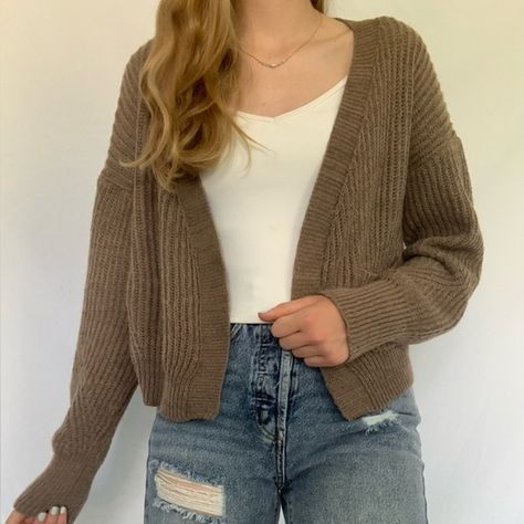 Brown Knit Cardigan Brown Knit Cardigan, Jean Outfit, Cardigan Brown, Brown Sweater, Jean Outfits, Knit Cardigan, Athleisure, Queen, Knitting