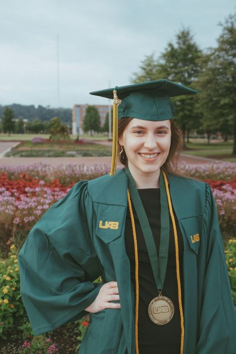 Hannah's graduation portraits on the campus of UAB + the Birmingham Botanical Gardens in Birmingham, Alabama. Uab Graduation, Birmingham Botanical Gardens, Graduation Portraits, Grad Pics, Birmingham Alabama, Graduation Photos, Botanical Gardens, Birmingham, Alabama