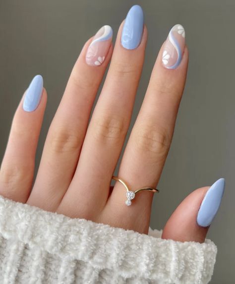 Outer Banks Nails, Glitter Nails Ideas, Blue Spring Nails, Flower Nail, Blue Spring, Ocean Breeze, Blue Flower, Outer Banks, Spring Nails