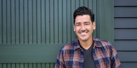 Farmhouse Fixer Camp Revamp, Jonathan Knight Farmhouse Fixer, Farmhouse Fixer Hgtv, Kristina Crestin, Farmhouse Fixer, Jonathan Knight, New England Farmhouse, Hgtv Shows, England Fans