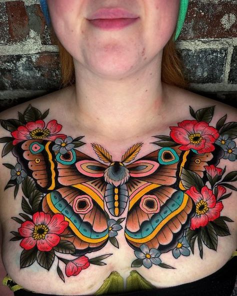 Moth Chest Tattoo, Tattoed Eyebrows, Chest Tattoo Flowers, Simplistic Tattoo, Drawing Tiny, Chest Tattoo Female Upper, Traditional Chest Tattoo, Match Tattoo, Traditional Moth Tattoo