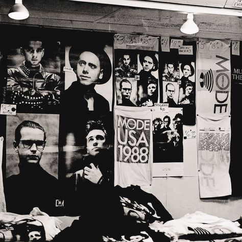 Depeche Mode Poster, Depeche Mode Albums, Alan Wilder, Martin Gore, Roy Orbison, Kings Of Leon, Dave Gahan, Synth Pop, Billy Joel