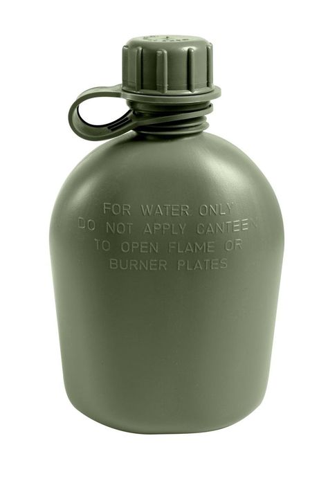 Amazon.com : G. I. 1 Quart Olive Drab Plastic Canteen : Camping Canteens : Sports & Outdoors Canteen Bottle, Hiking Water Bottle, Army Party, Water Canteen, Outdoor Gadgets, Camping Birthday, Water Containers, Water Purifier, Camping Gear