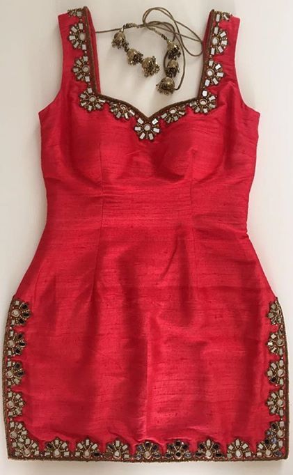 Pinterest: @pawank90 Patiyala Dress Neck Designs Latest, Mirror Work Neck Designs For Kurti, Patiyala Suits Designer, Simple Indian Suits, Patiala Suit Designs, Indian Dresses For Women, Silk Kurti Designs, Girls Designer Dresses, Stylish Kurtis Design