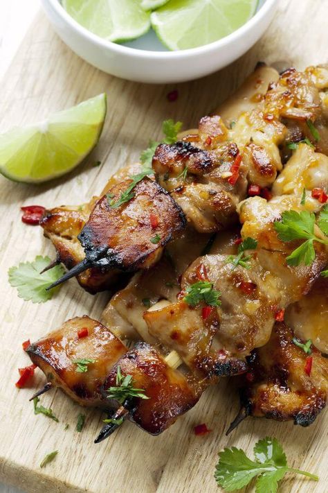 Healthy Asian Recipes, Chili Chicken, Coconut Chicken, Hawaiian Food, Chicken Skewers, Think Food, Sweet Chili Sauce, Idee Pasto Sano, Sweet Chili