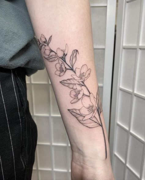 Tattoos Chinese Dragon, Fine Line Flower Tattoo, Landscape Tattoos, Line Flower Tattoo, Jasmine Tattoo, Tattoos Japanese, Chinese Dragon Tattoos, Inspiration Tattoo, Tattoos Geometric