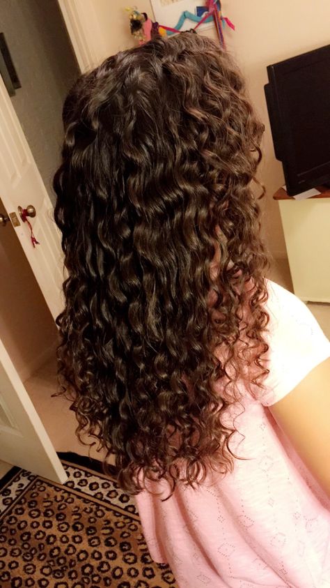 pencil curls Pencil Curls, Curling Iron, Hair Cut, Curled Hairstyles, Perm, Latest Design, Black Hair, Disease, Hair Hair