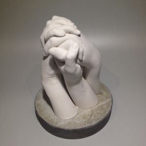 Hand Casting Ideas Family Of 3, Hand Casting Ideas Family, Hand With Ring, Friends Holding Hands, Body Casting, Plaster Hands, Baby Cast, Family Sculpture, Hand Statue