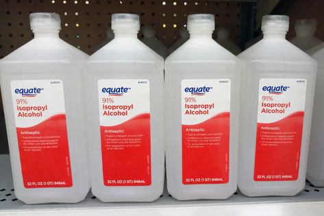 70% vs 91% Isopropyl Alcohol: Which Rubbing Alcohol Disinfects Better? | Apartment Therapy How To Clean Laminate Flooring, Eyeglass Cleaner, How To Relieve Nausea, Marker Stain, Hygiene Routine, Cell Membrane, Rubbing Alcohol, How To Make Homemade, Stain Remover