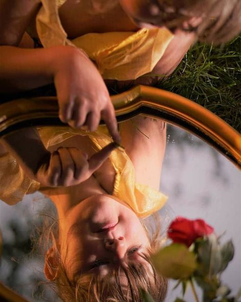 Princess Shoot Photoshoot, Beauty And The Beast Photoshoot Ideas, Princess Theme Photoshoot, Beauty And The Beast Photoshoot, Princess Photoshoot Ideas, Storybook Photoshoot, Disney Princess Photoshoot, Belle Photoshoot, Princess Poses