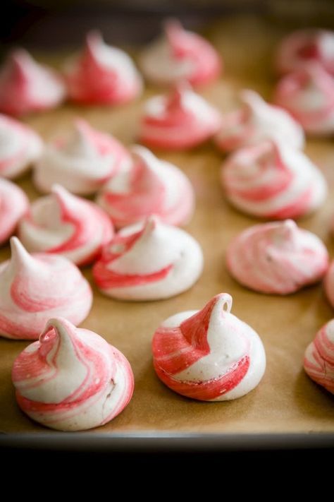 If you love strawberry rhubarb pie, you'll love these cute little meringues that are sweet, tart, and super easy to make. Get the recipe. Rhubarb Meringue, Peppermint Meringues, Meringue Cookie Recipe, Easy Holiday Cookies, Meringue Kisses, Whoopie Pie, Rhubarb Recipes, Meringue Cookies, Strawberry Rhubarb