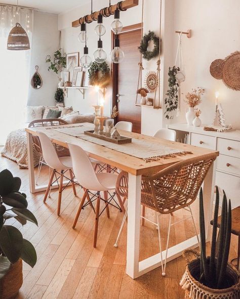 Tapis Aesthetic, Boho Dining Room, Earthy Bedroom, Boho Style Decor, Diy Living Room Decor, Modern Home Interior Design, Dining And Living Room, Boho Kitchen, Style Deco