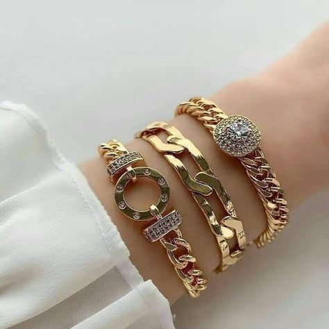 Gold Jewelry Photography, Gold Bracelet Design, Jewelry Aesthetic Gold, Gold Bracelet Designs, Aesthetic Gold Jewelry, Gold Bracelets Stacked, Aesthetic Gold, Fancy Jewelry Necklace, Handmade Gold Jewellery