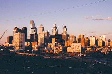 Gorgeous skyline photo! RT @NotAfraid2Fail #photography #Philadelphia #visitphilly Philly Background, Philadelphia Union Wallpaper, Philadelphia Landscape, Philadelphia Skyline Wallpaper, Philadelphia City View, Philadelphia Travel, Philly Skyline, Philadelphia Print, Visit Philly