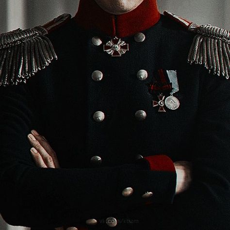 Red White And Royal Blue, Royal Core, Le Vide, Royalty Aesthetic, Royal Aesthetic, Red Queen, My Oc, Military Uniform, Fancy Outfits