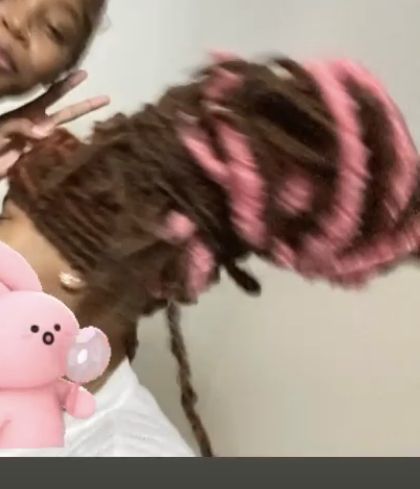 Butterfly Locs With Pink, Brown And Pink Butterfly Locs, Brown And Pink Locs, Pink Butterfly Locs, Brown Butterfly Locs, Pink Peekaboo, Brown Butterfly, Soft Locs, Butterfly Locs