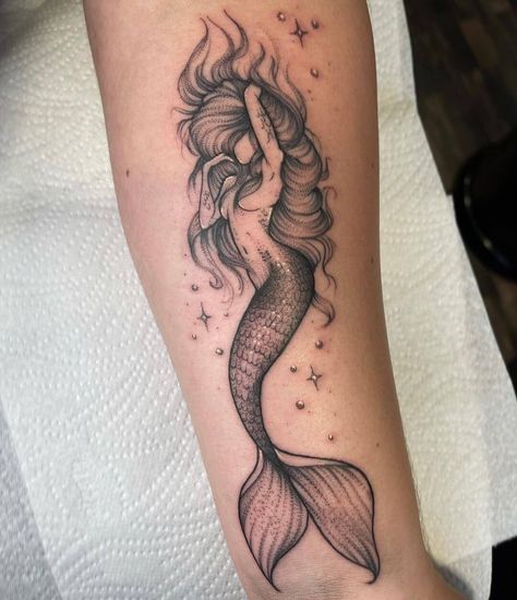 101 Best Black Mermaid Tattoo Ideas That Will Blow Your Mind! - Outsons Mermaid Tattoo Black And White, Mermaid Tattoo Designs For Women, Black Mermaid Tattoo, Mermaid Anchor Tattoo, Vintage Mermaid Tattoo, Hip Tats, Mermaid Tattoo Meaning, Traditional Mermaid Tattoos, Mermaid Tattoo Ideas