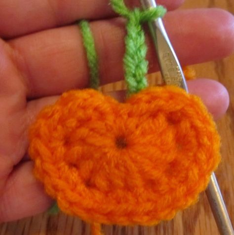 Punkin Pie, Crochet Directions, Pie Crochet, Crochet Applique Patterns Free, Pumpkin Applique, Fall Crochet Patterns, Crochet Heart Pattern, I Gave Up, Easy Crochet Patterns Free