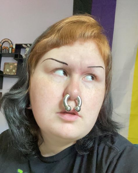 Women with huge septums Thick Septum Piercing, Huge Septum Piercing, Huge Septum, Septum Aesthetic, Septum Piercing Aesthetic, Emo Piercings, Cherrie Currie, Stretched Septum, Facial Pictures