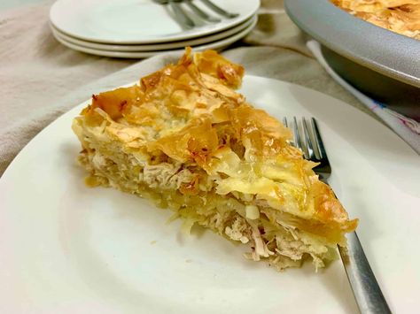 Homemade Greek chicken pie (Kotopita) - Vicki's Greek Recipes Greek Feta Salad, Zucchini Pie, Summer Pie, Savory Cheese, Cheese Pie, Chicken Pie, Cheese Pies, Favorite Pie, Feta Salad