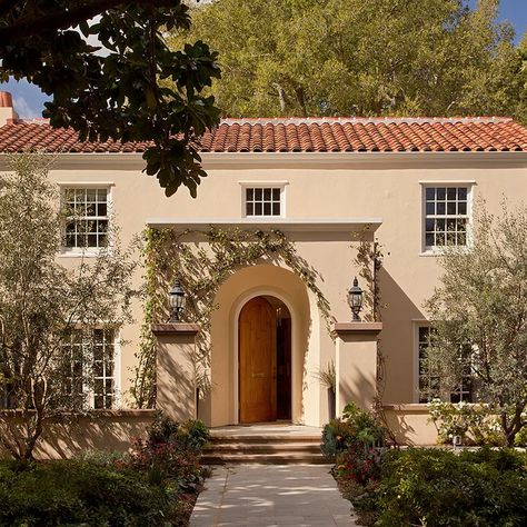 75 Beautiful Mediterranean Stucco Exterior Home Pictures & Ideas - May, 2021 | Houzz Mediterranean House Design, Mediterranean Exterior, Best Exterior Paint, Tuscan Style Homes, Stucco Homes, House Design Exterior, Mediterranean Style Homes, Stucco Exterior, Sunset Boulevard