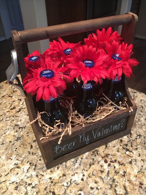 DIY Valentine's Beer Bouquet Valentine Bouquet For Him For Men, Beer Flower Bouquet, Beer Valentines Gift For Him, Beer Bouquet For Him, Manly Bouquet, Beer Flower, Beer Bouquet, Beer Ideas, Homemade Fathers Day Gifts