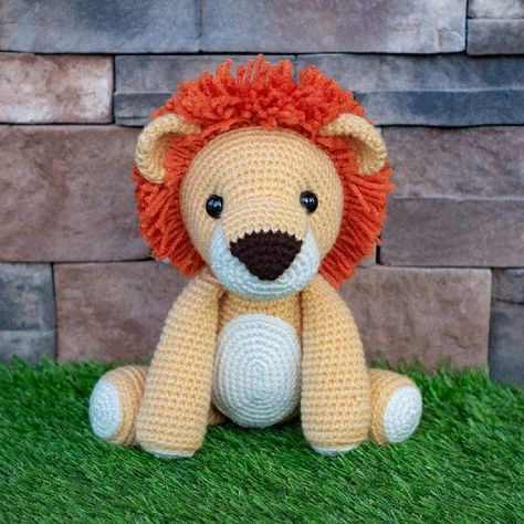 Lion amigurumi pattern – how cute is this?? I can't believe it's free! Giraffe Haken, Lion Amigurumi, Lion Crochet, Crochet Lion, Giraffe Crochet, Crochet Toys Free, Crochet Geek, Crochet Cow, Animal Crochet