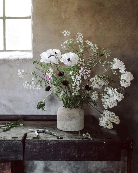 Krautkopf (@kraut_kopf) • Instagram photos and videos Verbascum Phoeniceum, Anthriscus Sylvestris, Papaver Orientale, Syringa Vulgaris, Greenery Arrangements, Farm Shop, May 23, New Kitchen, Vase