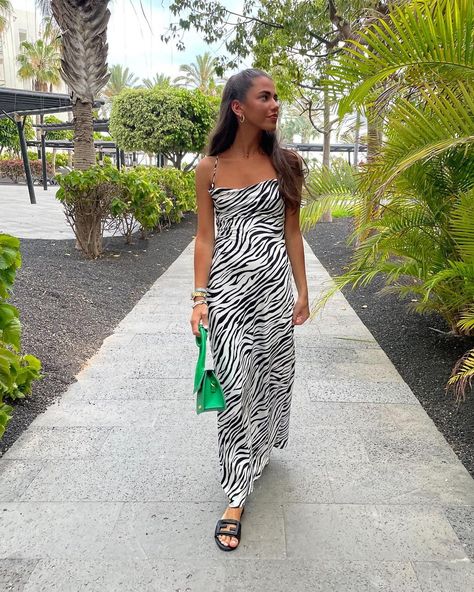 Phoebe Gore | Daily Outfits’s Instagram photo: “The dreamiest zebra dress 🦓🤍you guys absolutely loved this look on stories so here’s all the details, dress is @princesspollyboutique (will…” Zebra Dress Outfit Summer, Zebra Maxi Dress, Zebra Dress Outfit, Phoebe Gore, Zebra Print Dress Outfit, Zebra Print Outfits, Print Maxi Dress Outfit, Dress Outfit Summer, Zebra Print Maxi Dress