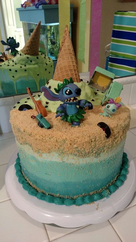 Beach Ice Cream Cake, Stitch Ice Cream Cake, Stitch Beach Cake, Stitch Birthday Party Ideas Cake, Stitch Birthday Party Cake, Beach Cakes Birthday, Stitch Birthday Cakes, Ice Cream Cake Birthday, Stitch Birthday Cake Ideas