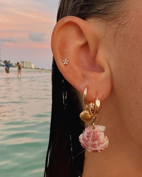 the start to august 🐚🌾 | Instagram Natalie Zacek, Natalie Downey, Beachy Earrings, Florida Beach, Jewelry Lookbook, Jewelry Inspo, Beach Girl, The Start, Summer Activities