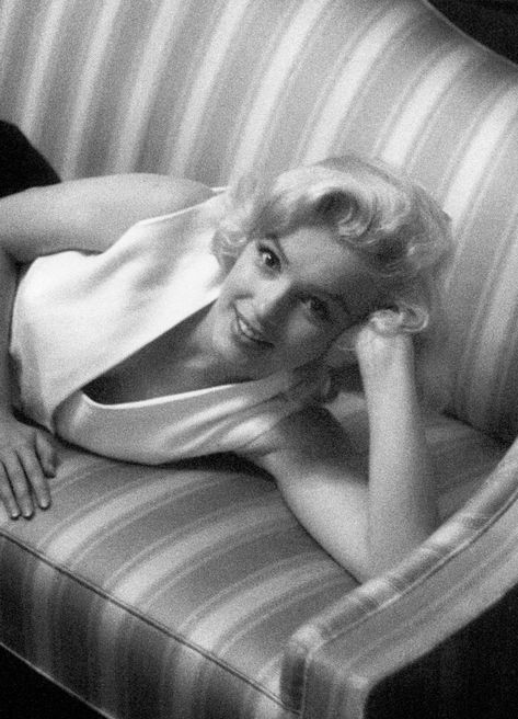 Six Days Marilyn Monroe Milton Greene, Messy Hair Up, Milton Greene, Manic Pixie Dream Girl, Errol Flynn, Real Queens, Marilyn Monroe Photos, Brooklyn Baby, Norma Jean