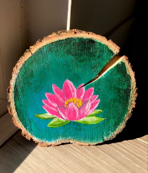 Wood Chip Painting, Flower Painting On Wood, Wooden Ornaments Diy, Handmade Paper Art, Food Art Painting, Acrylic Painting On Wood, Wood Art Diy, Coaster Art, Wood Slice Art