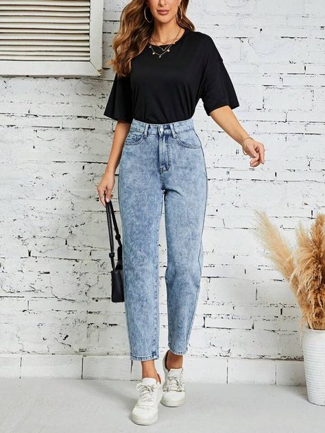 High Waist Jeans Outfit, Waist Jeans Outfit, Fit Jeans Outfit, High Waisted Jeans Outfit, Jeans Outfit Ideas, Drop Shoulder Coat, Mom Fit Jeans, Mom Jeans Outfit, Jeans Outfit Women