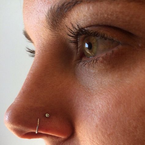 Double Nostril Piercing, Orr Piercing, Two Piercings, Double Nose Piercing, Cute Nose Piercings, Nose Ring Jewelry, Nose Piercing Stud, Cool Ear Piercings, Face Piercings