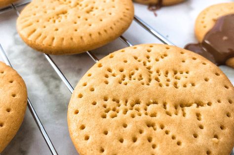 Homemade Marie Biscuits Recipe Marie Biscuits, Marie Biscuit, Yummy Biscuits, Flourless Cake, Square Recipes, Biscuits Recipe, Recipe Steps, Baking Flour, Pudding Recipes