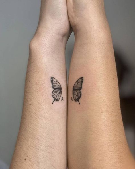 Tattoos Butterflies, Best Friend Tattoo, Friends Tattoo, Butterfly Wrist Tattoo, Tattoo On Hand, About Butterfly, Matching Best Friend Tattoos, Cross Tattoos For Women, 4 Friends