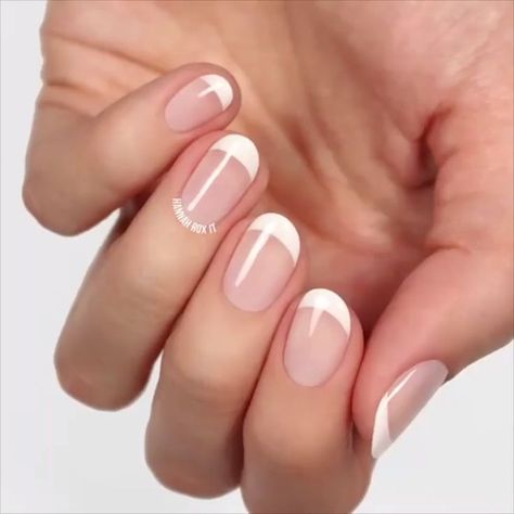 Bridal Nail Art, Stylish Nails Designs, Nail Polish Bottles, Bridal Nails, Pedicures, Short Acrylic Nails, French Manicure, Acrylic Nail Designs, Nail Trends