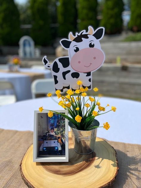 1st Birthday Centerpieces, Barn Birthday Party, Cowboy Themed Birthday Party, Baby First Birthday Themes, Cow Birthday Parties, Barn Party, Barnyard Birthday Party, Cow Baby Showers, Farm Theme Birthday