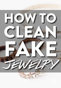 Clean Fake Jewelry, Homemade Toilet Cleaner, Clean Baking Pans, Cleaning Painted Walls, Deep Cleaning Tips, Fake Jewelry, Simple Life Hacks, Clean Dishwasher, Toilet Cleaning