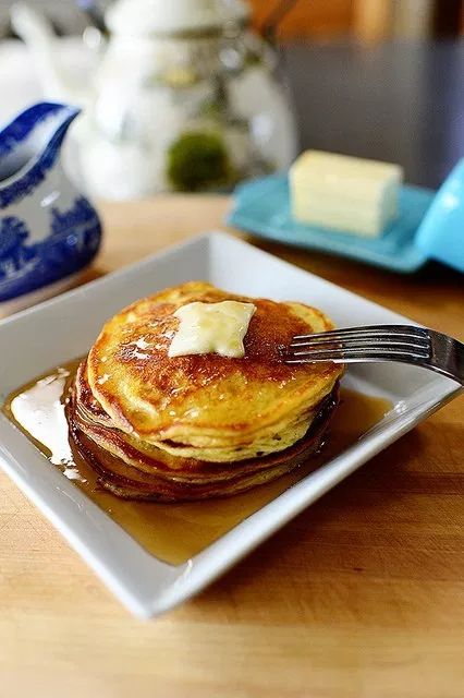 Sour Cream Pancakes, Cream Pancakes, Pane Dolce, What's For Breakfast, Breakfast Pancakes, Breakfast Brunch Recipes, Savoury Cake, Breakfast Treats, Breakfast Dishes