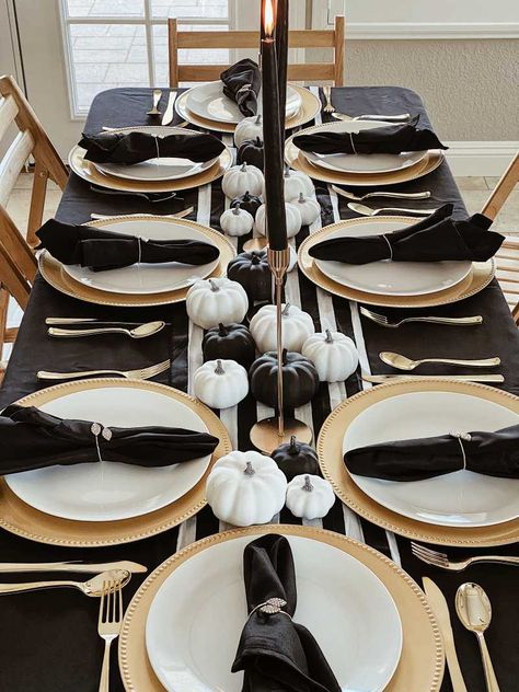 Black Tablecloth Thanksgiving Setting, Black And White Plates Table Setting, Black Charger Plates Table Settings, Table Settings Black And Gold, Black And White Thanksgiving Decor, Thanksgiving Table Settings Black, Black Tablecloth Decor, Gold And Black Table Setting, Table Decor Black And Gold