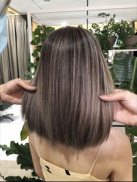 Best hair Color Hair Colour In Short Hair, Hair Color 2022, Hair With Highlights And Lowlights, Best Hair Color, Black Hair Balayage, Hair With Highlights, Hair Color Streaks, Brunette Hair With Highlights, Gorgeous Hair Color