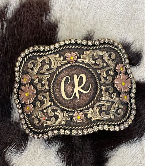 Vaquera Belt, Jaripeo Outfits, Xv Ideas, Miss Texas, Custom Belt Buckles, Pink Quince, Cowgirl Style Outfits, Girls Belts, Country Jewelry