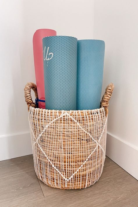 Home Workout Decor, Cute Workout Rooms Home Gyms, Mini Yoga Studio At Home, Zen Workout Room Ideas, Relaxing Workout Room, Mini Yoga Room, Gym Room Storage, Workout Craft Room, Workout Equipment Storage Living Room