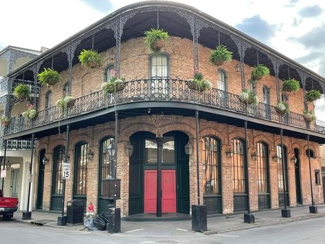 French Colonial Exterior, French Colonial Homes Exterior, Colonial Homes Exterior, French Colonial Homes, French Colonial Architecture, New Orleans Bars, French Colonial Style, Colonial House Exteriors, Raised House